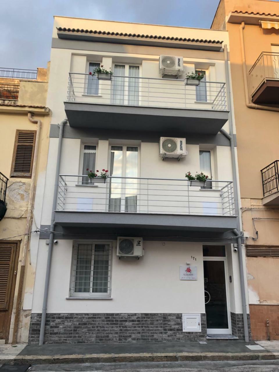 Le Tre Rose Hotel Terrasini Exterior foto